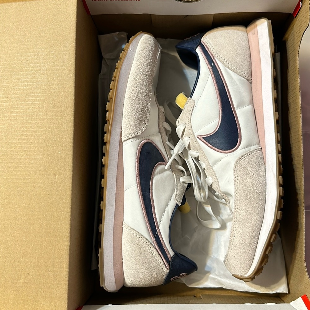 Nike Waffle Trainers 2 SE